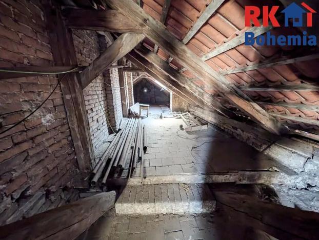 Prodej rodinného domu, Dobrovice, Husova ulice, 170 m2