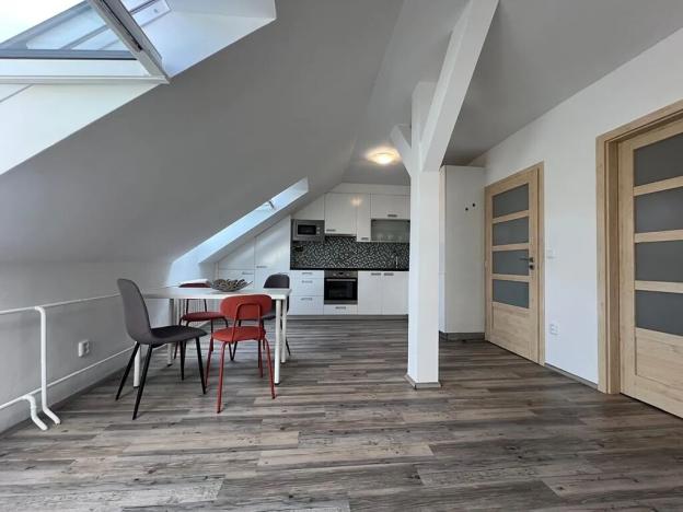 Prodej bytu 3+kk, Praha, Podnádražní, 60 m2