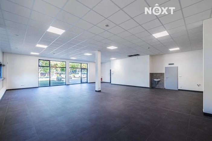 Pronájem skladu, Milovice, 386 m2