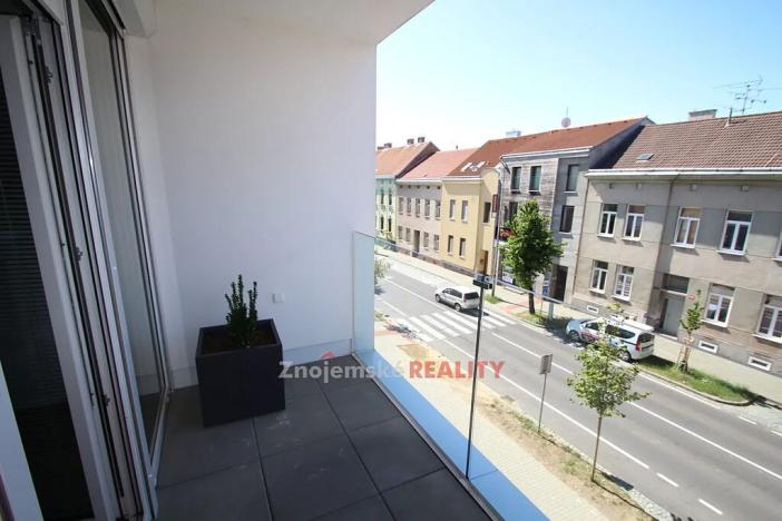 Pronájem bytu 1+kk, Znojmo, Jarošova, 29 m2