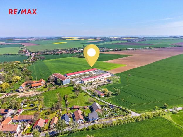 Pronájem výrobních prostor, Dolní Chvatliny, 3690 m2