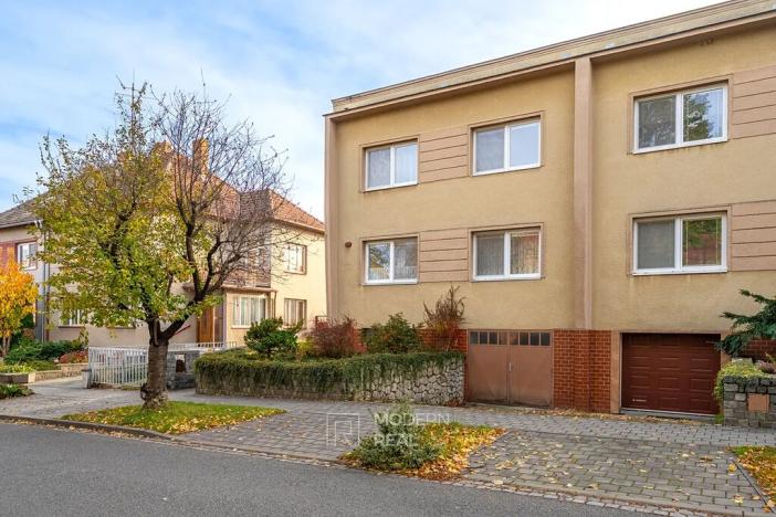 Prodej rodinného domu, Hustopeče, Komenského, 208 m2