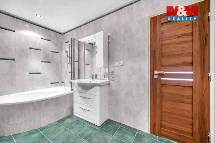 Prodej bytu 3+1, Červený Kostelec - Lhota za Červeným Kostelcem, 17. listopadu, 69 m2