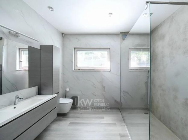 Prodej rodinného domu, Solenice, 190 m2