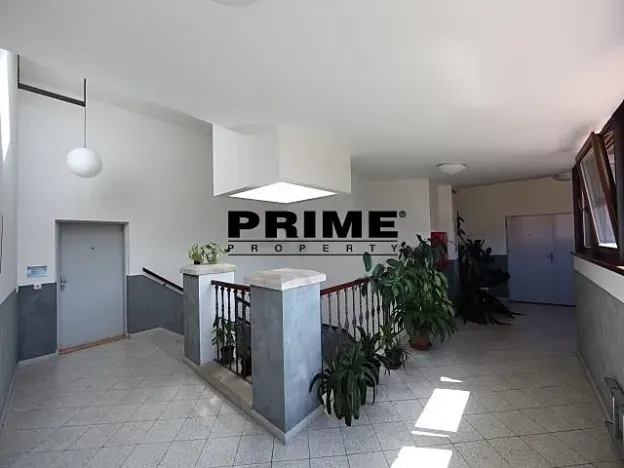 Pronájem kanceláře, Praha - Smíchov, Štefánikova, 55 m2