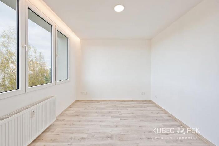 Prodej bytu 2+kk, Jindřichův Hradec, sídliště Vajgar, 43 m2