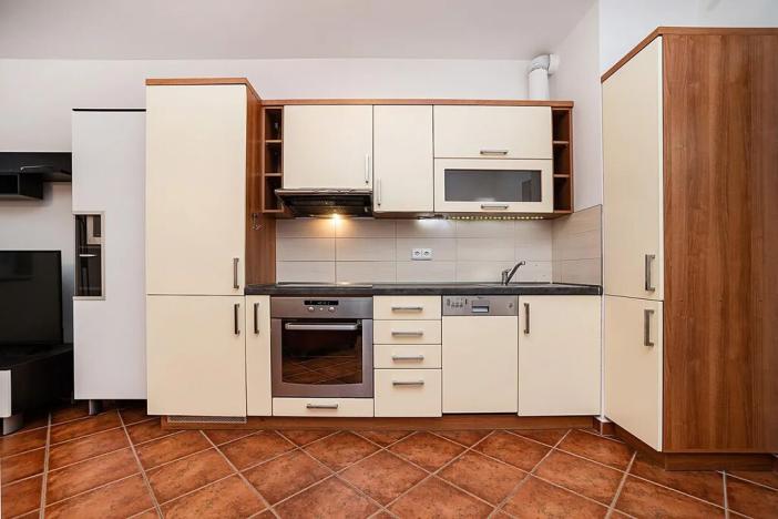 Pronájem bytu 2+kk, Praha - Modřany, Komořanská, 47 m2