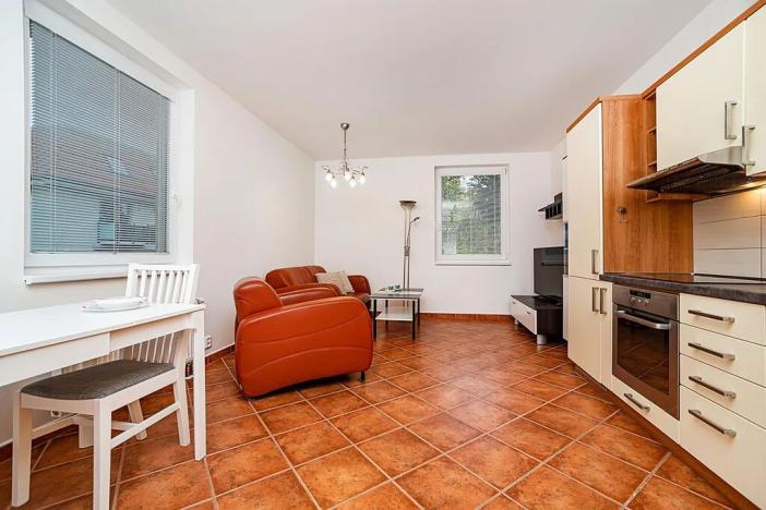 Pronájem bytu 2+kk, Praha - Modřany, Komořanská, 47 m2