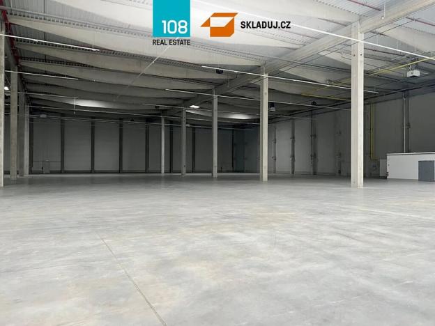 Pronájem skladu, Kozomín, 8000 m2