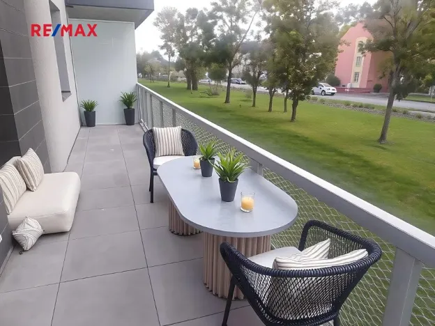 Pronájem bytu 2+kk, Praha - Prosek, Čakovická, 53 m2