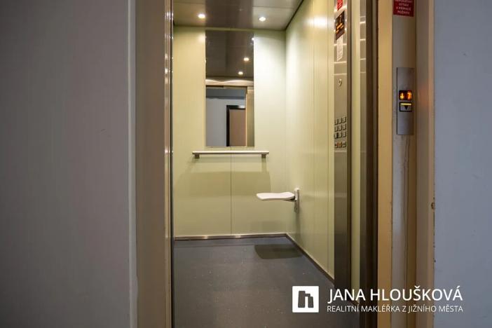 Prodej bytu 2+kk, Praha - Háje, Matúškova, 45 m2