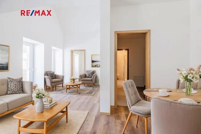 Prodej atypického bytu, Svoboda nad Úpou, Nádražní, 44 m2