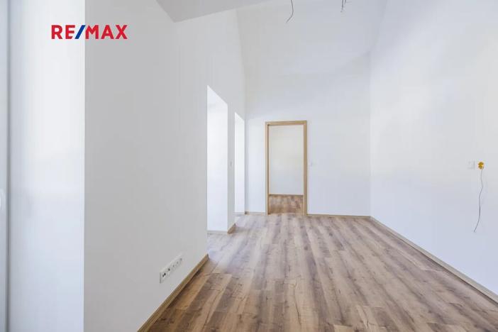 Prodej atypického bytu, Svoboda nad Úpou, Nádražní, 44 m2