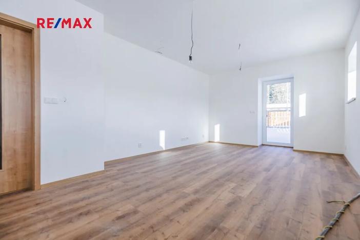 Prodej bytu 2+kk, Svoboda nad Úpou, Nádražní, 56 m2