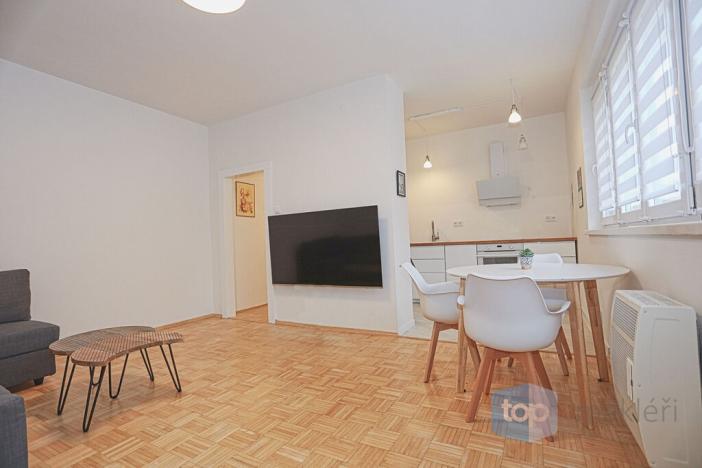 Prodej bytu 2+kk, Praha - Holešovice, U staré plynárny, 43 m2