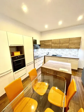 Pronájem bytu 3+kk, Praha - Kobylisy, Na pěšinách, 77 m2