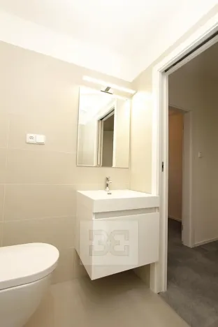 Pronájem bytu 1+kk, Praha - Holešovice, Vinařská, 40 m2