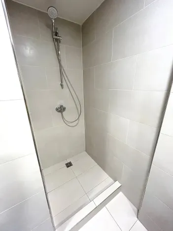 Pronájem bytu 1+kk, Praha - Vysočany, Poděbradská, 29 m2