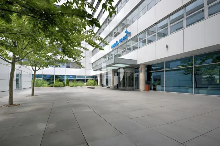 Pronájem kanceláře, Praha - Smíchov, Radlická, 790 m2