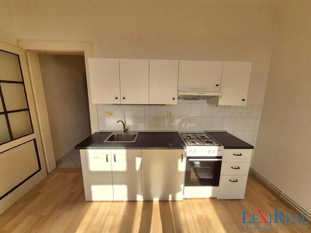 Pronájem bytu 1+kk, Praha - Vršovice, Oblouková, 29 m2