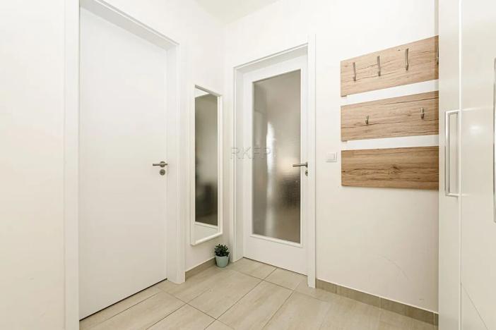 Pronájem bytu 1+kk, Praha - Vysočany, Strnadových, 33 m2