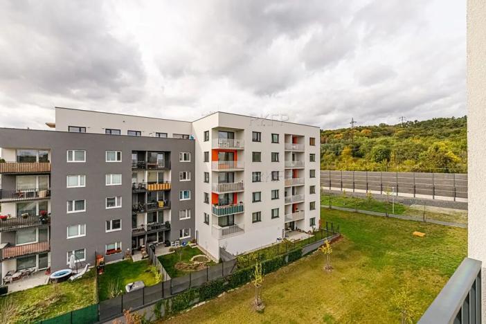 Pronájem bytu 1+kk, Praha - Vysočany, Strnadových, 33 m2