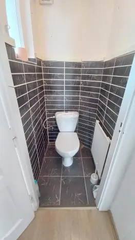 Pronájem bytu 1+1, Praha - Holešovice, Komunardů, 39 m2