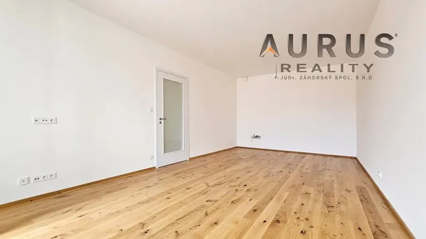 Pronájem bytu 2+kk, Praha - Nusle, Bělehradská, 60 m2