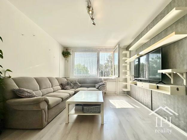 Pronájem bytu 2+kk, Praha - Petrovice, Jakobiho, 43 m2