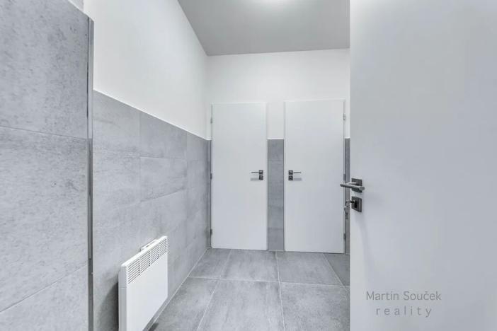 Pronájem kanceláře, Praha - Holešovice, U Výstaviště, 60 m2