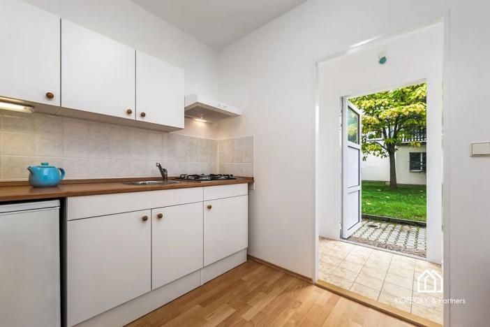 Prodej bytu 1+kk, Praha - Kbely, Toužimská, 29 m2