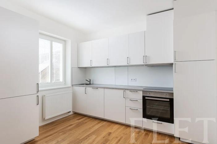 Pronájem bytu 2+kk, Praha - Smíchov, Plzeňská, 30 m2