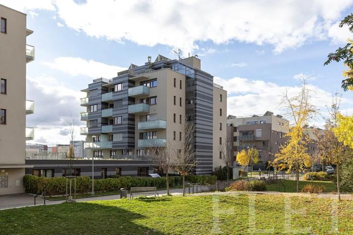 Pronájem bytu 1+kk, Praha - Jinonice, Pod stolovou horou, 42 m2