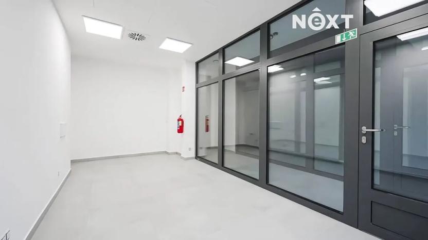 Pronájem obchodního prostoru, Poděbrady, Husova, 23 m2