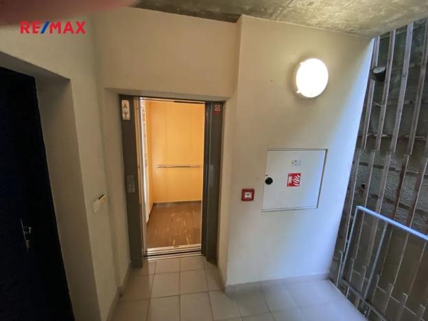 Pronájem bytu 2+kk, Praha - Michle, U michelského mlýna, 70 m2