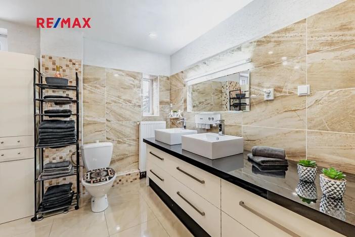 Prodej činžovního domu, České Velenice, Komenského, 247 m2