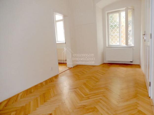 Pronájem kanceláře, Praha - Malá Strana, Karmelitská, 62 m2