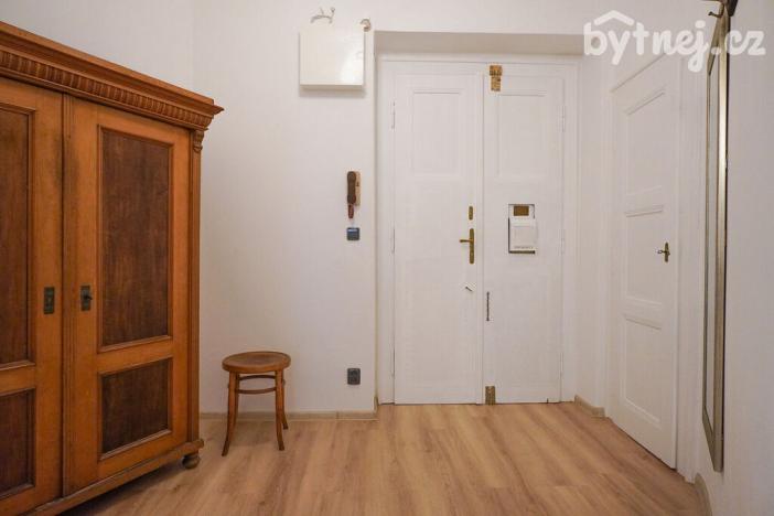 Pronájem bytu 2+1, Praha - Bubeneč, Puškinovo náměstí, 65 m2