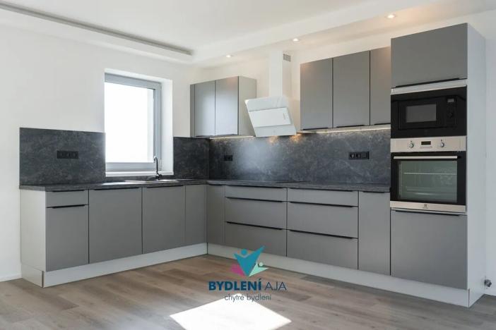 Prodej rodinného domu, Dubí, V Aleji, 206 m2