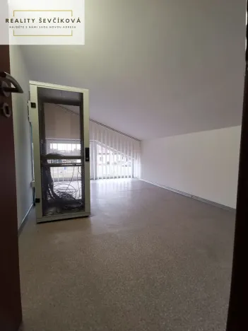 Pronájem obchodního prostoru, Hradec Králové, Vlčkovická, 700 m2