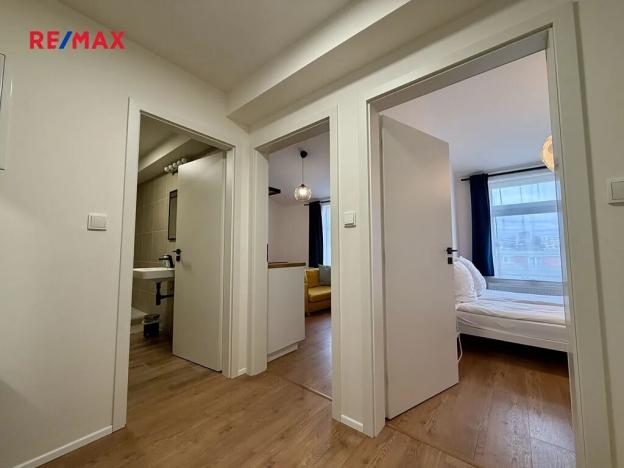 Pronájem bytu 2+kk, Praha - Nusle, Sinkulova, 39 m2