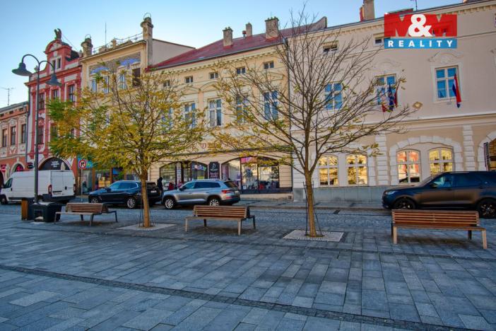 Pronájem obchodního prostoru, Valašské Meziříčí, Náměstí, 32 m2