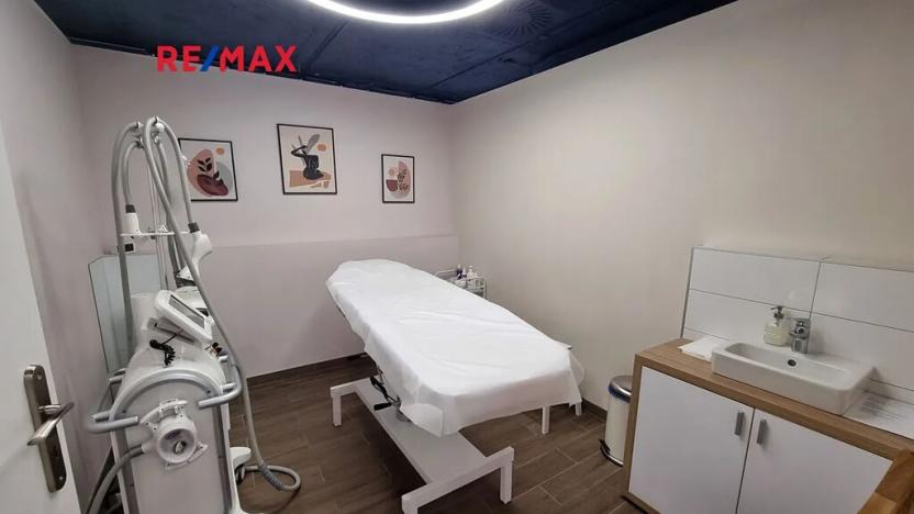 Pronájem obchodního prostoru, Praha - Karlín, Sokolovská, 165 m2