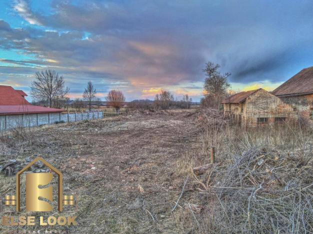 Prodej pozemku, Dolní Roveň - Komárov, 4457 m2