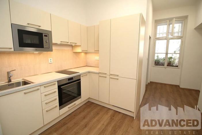 Pronájem bytu 1+1, Praha - Nové Město, Kateřinská, 32 m2