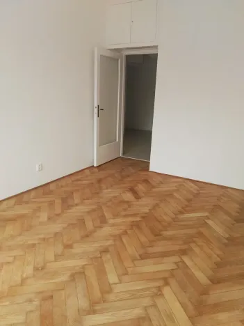 Pronájem bytu 2+kk, Praha - Vršovice, Petrohradská, 57 m2