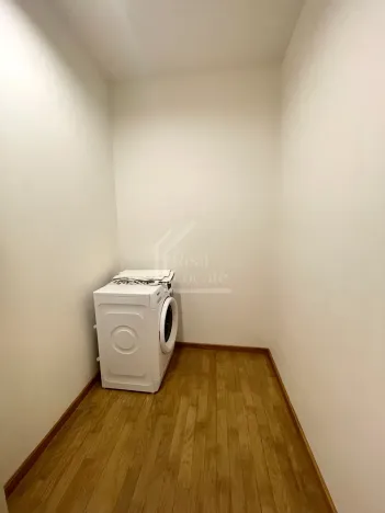 Pronájem bytu 1+kk, Praha - Karlín, Sokolovská, 97 m2