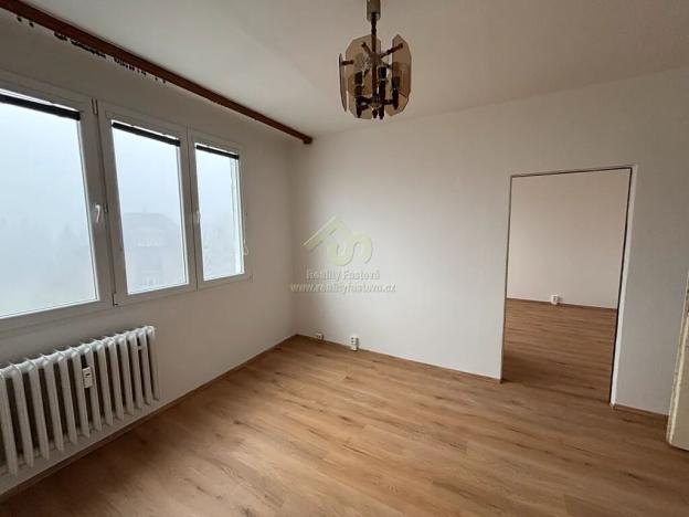 Pronájem bytu 2+1, Hrádek, 1. máje, 53 m2