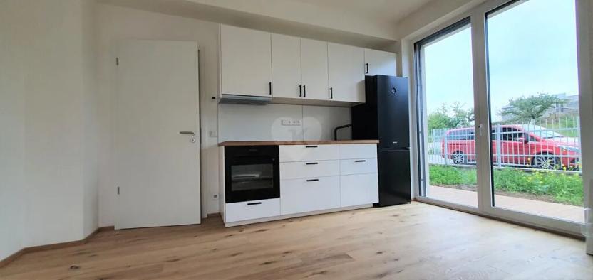 Pronájem bytu 2+kk, Praha - Královice, Ke Tvrzi, 120 m2