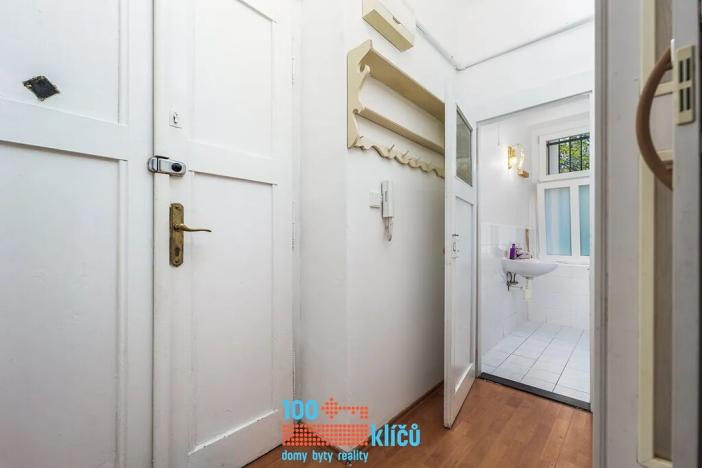 Pronájem bytu 1+kk, Praha - Holešovice, U Uranie, 26 m2